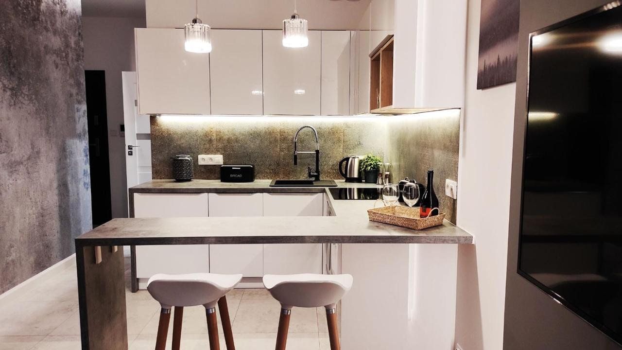 オルシュティンSielska Apartament Zurawi Nad Jeziorem Ukielアパートメント エクステリア 写真